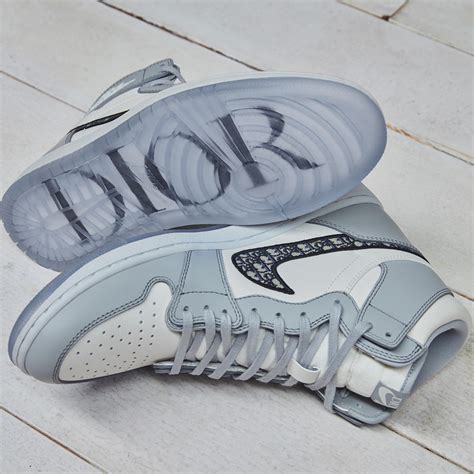 ¡Llegó la hora! Ya puedes tener los tenis Air Dior de 